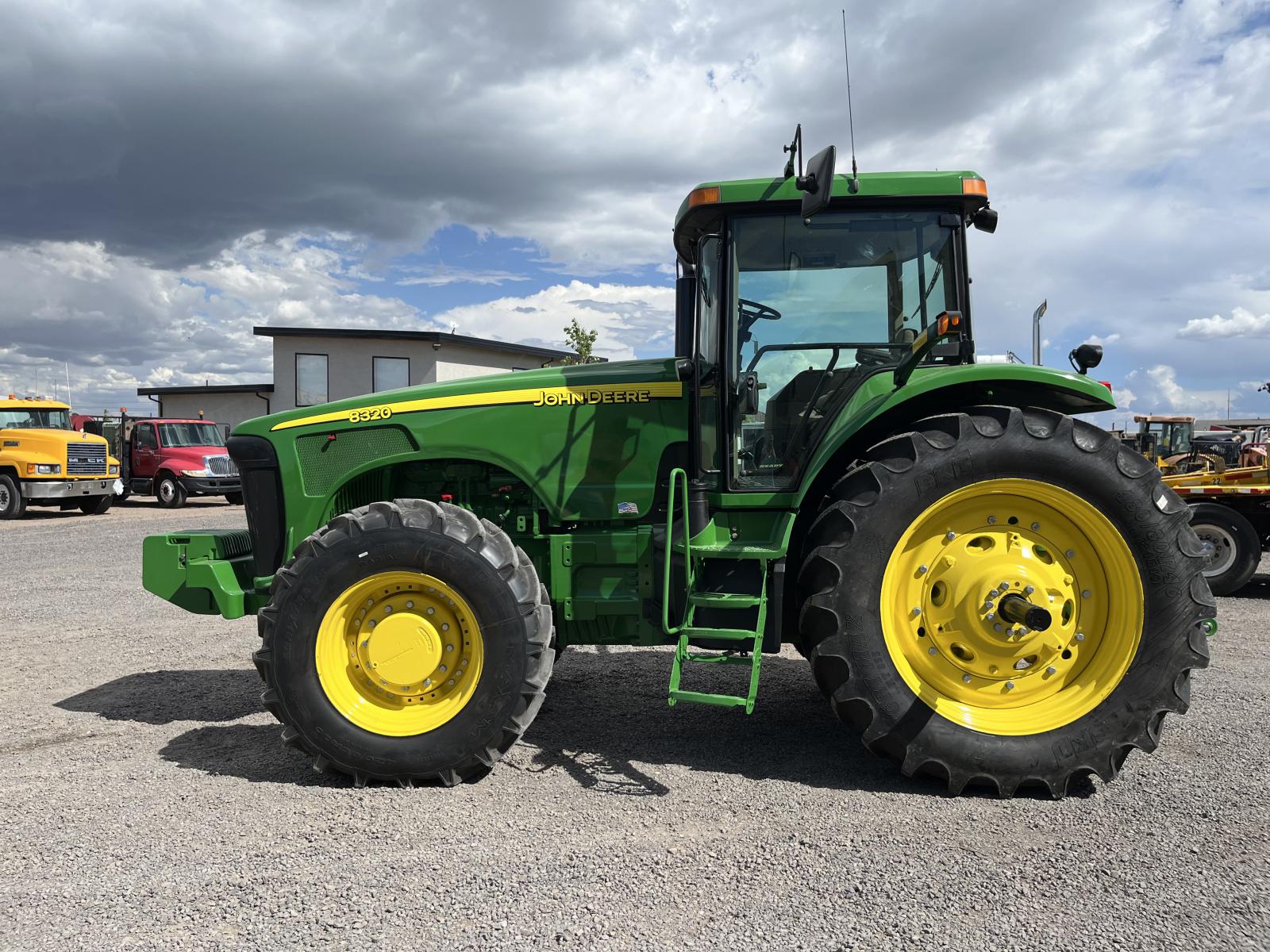 ./imagenes/INVOICE/2019/17361/TRACTOR JOHN DEERE 8320 (19).JPG